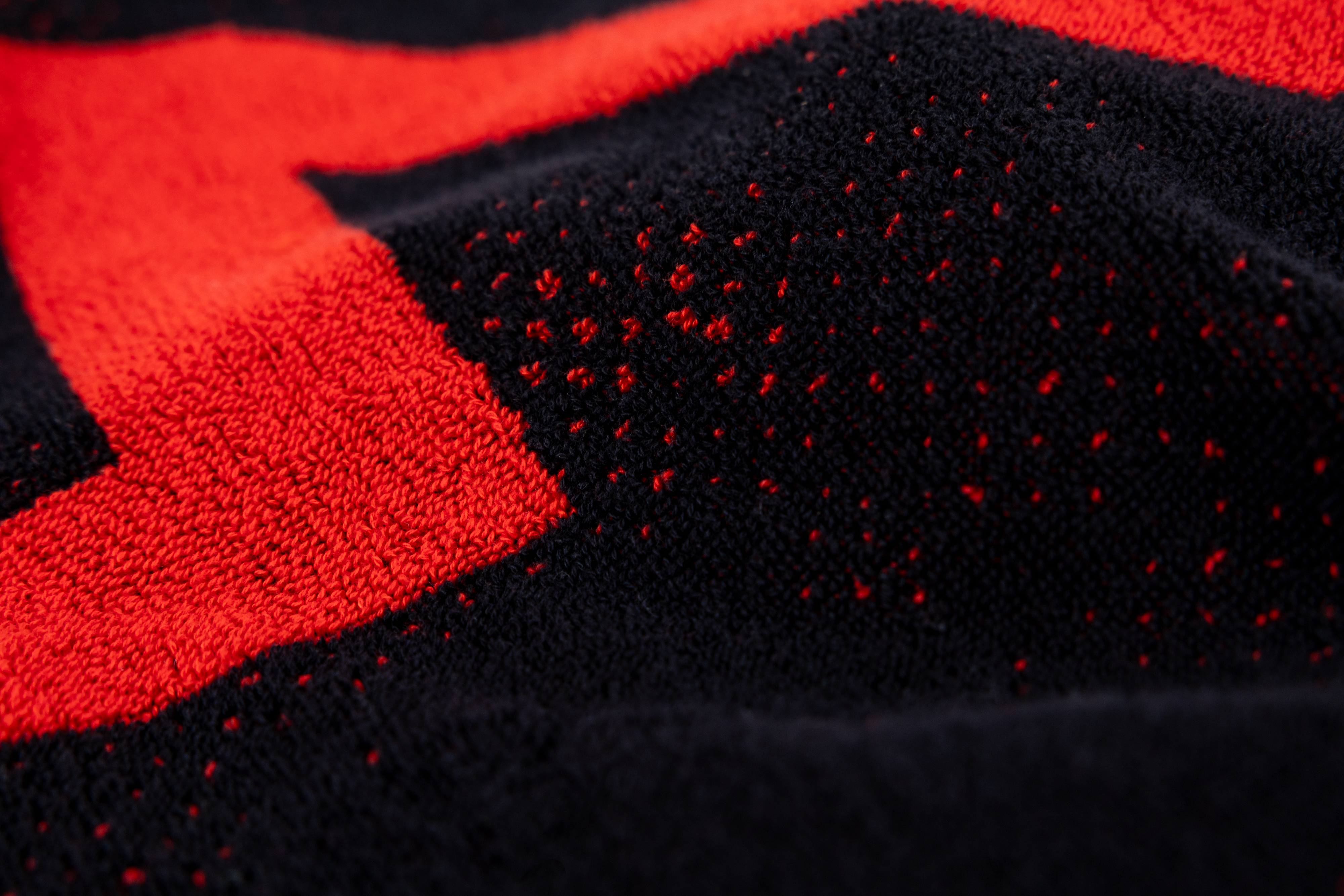 Andro Towel NUZN M nero/rosso