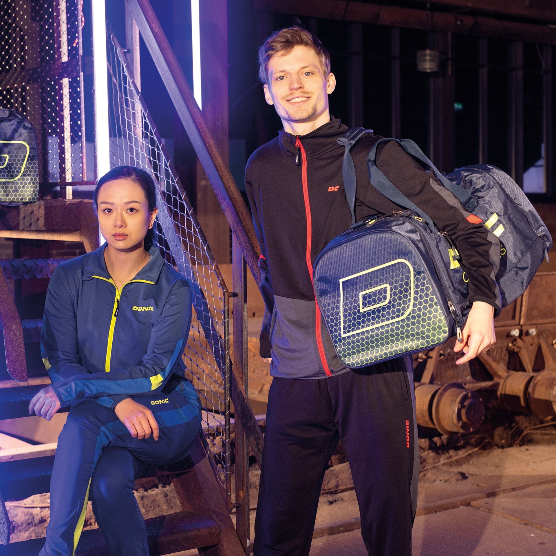 Donic Pantaloni tuta Trail nero/antracite/rosso